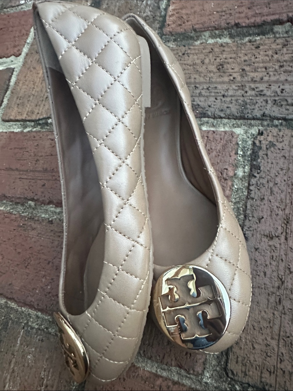 Tory Burch Quilted Nude Leather Logo Ballet Flats - Picture 9 of 9